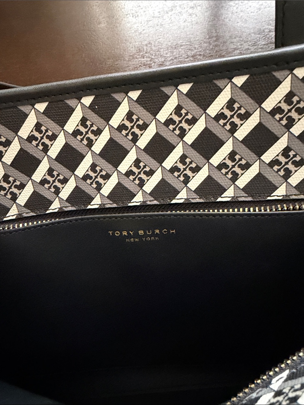 Tory Burch Black and White Geometric Logo Tote with Matching Wallet - Picture 6 of 15